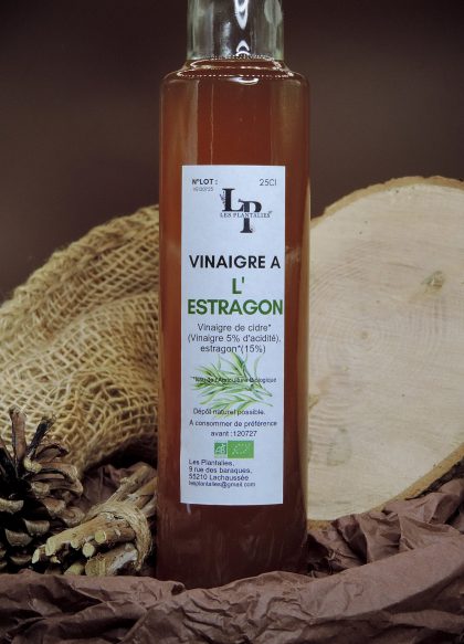 Vinaigre à l’estragon en bouteille, condiment aromatique aux notes anisées